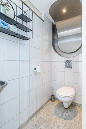 Foto - Verkocht onder voorbehoud: Verrassend ruime en instapklare gezinswoning met diepe zonnige tuin in Hoensbroek
